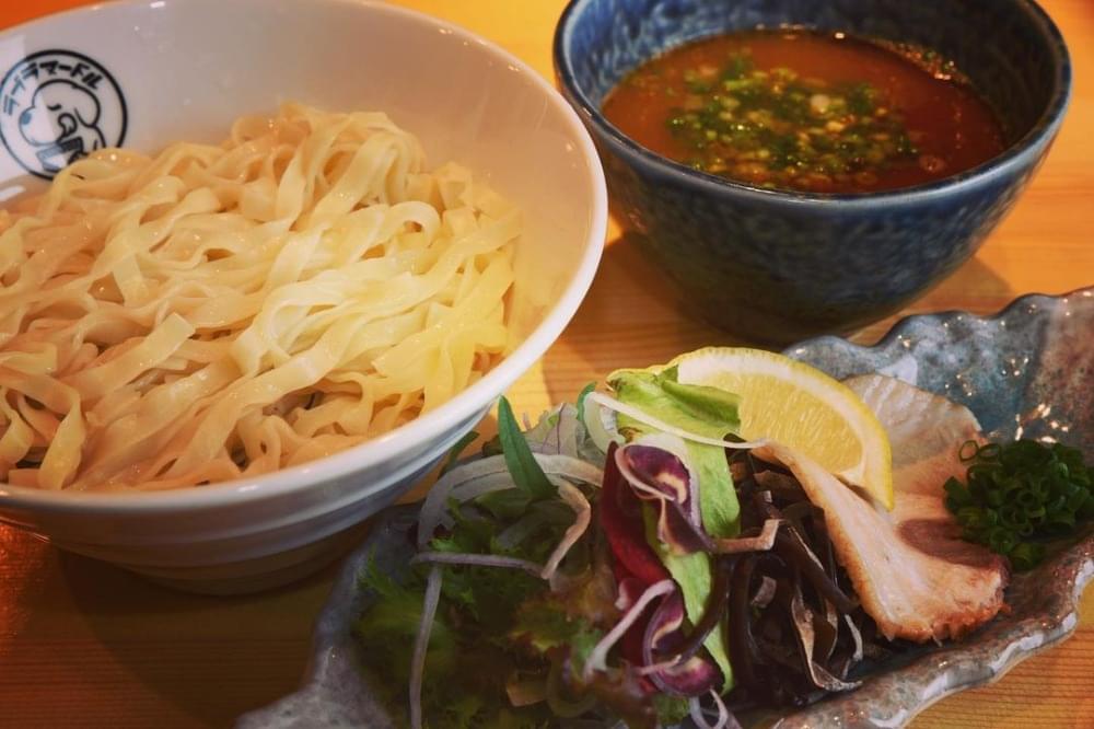 鎌倉赤とんこつつけ麺　890円